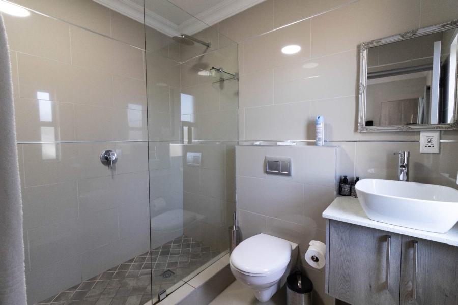 7 Bedroom Property for Sale in Sandbaai Western Cape